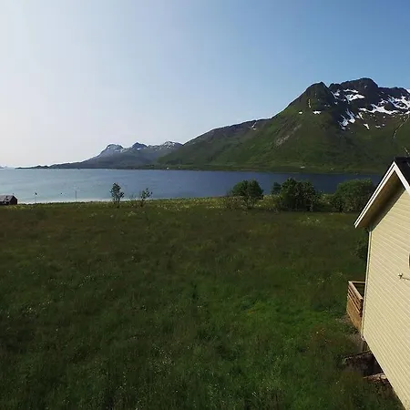 Charming House By The Sea, Lofoten! Laupstad