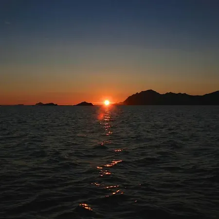 펜션 Charming House By The Sea, Lofoten! *