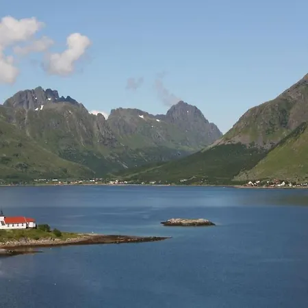 Charming House By The Sea, Lofoten! *