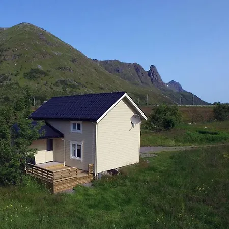 Charming House By The Sea, Lofoten! *
