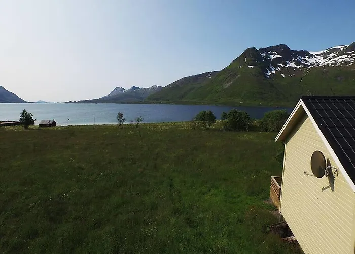 Charming House By The Sea, Lofoten! Laupstad