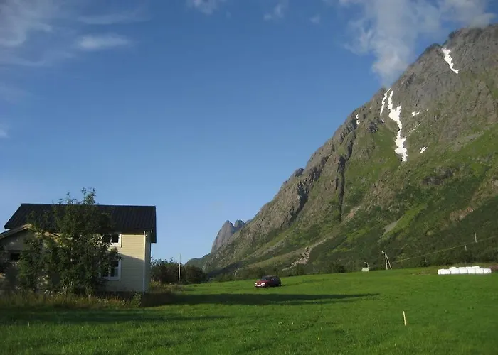 Charming House By The Sea, Lofoten! Laupstad