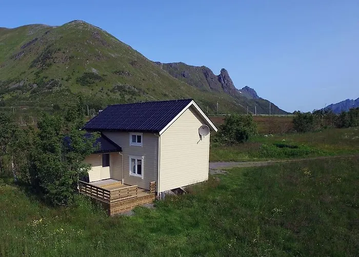 Charming House By The Sea, Lofoten! *