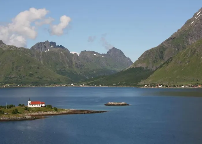 Charming House By The Sea, Lofoten! *
