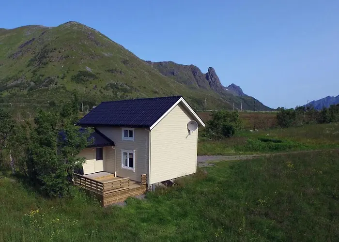 Charming House By The Sea, Lofoten! *